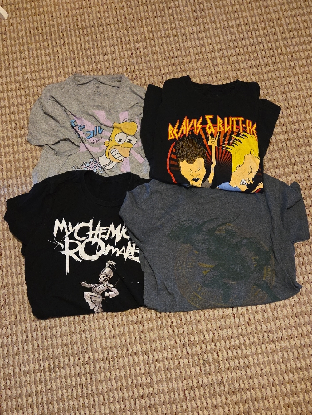 Graphic Tee Medium/Small Shirt Lot
